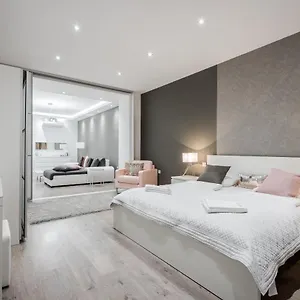 Bpr Calypso With A/c Apartment Budapest