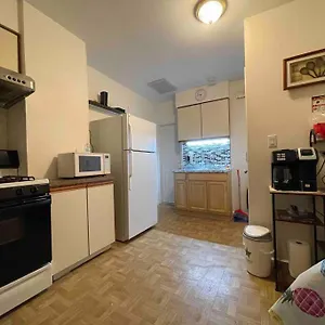 Entire Beautiful 1br For You! R New York