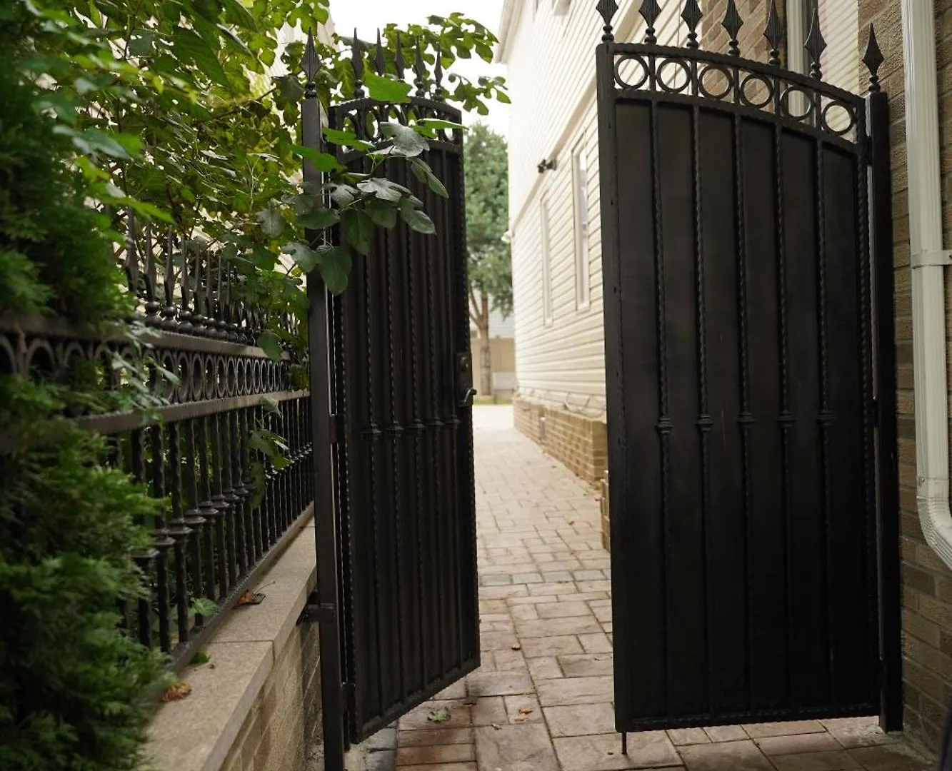 Cozy 2 Bedroom In A Lovely Forest Hills Neighborhood New York