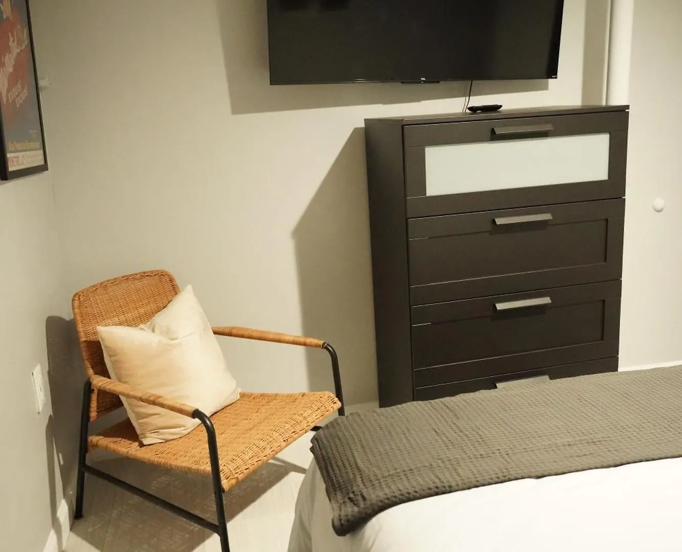 Cozy 2 Bedroom In A Lovely Forest Hills Neighborhood New York 0*,