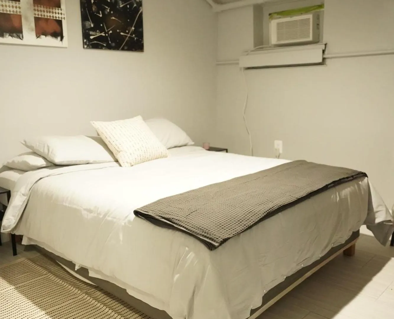 Cozy 2 Bedroom In A Lovely Forest Hills Neighborhood New York Apartment